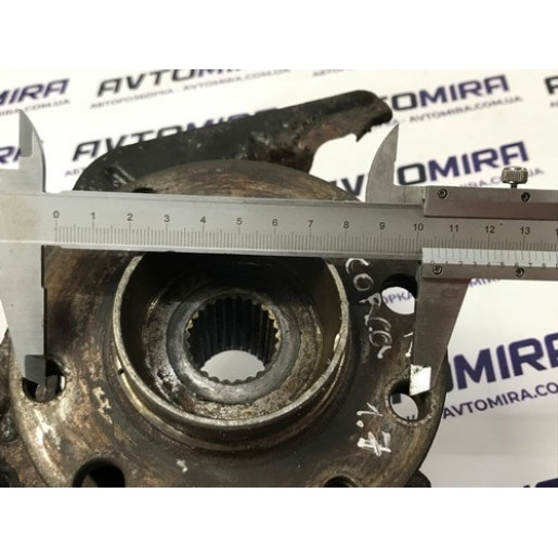 Кулак поворотный передний правый Opel Corsa D 2006-2014 55703153